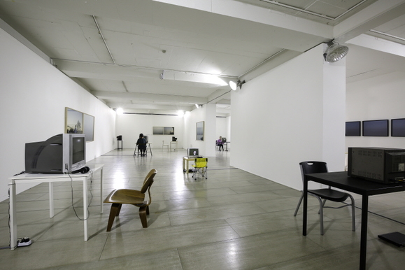 이너뷰 Inner View, 국내 대참사 당사자 및 가족 8명의 인터뷰 installation of interviews of 8 victims of national catastrophes