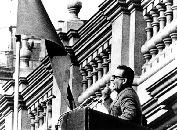 칠레 전투 제1부: 부르주아지의 봉기 The Battle of Chile, Part 1: The Insurrection of the Bourgeoisie